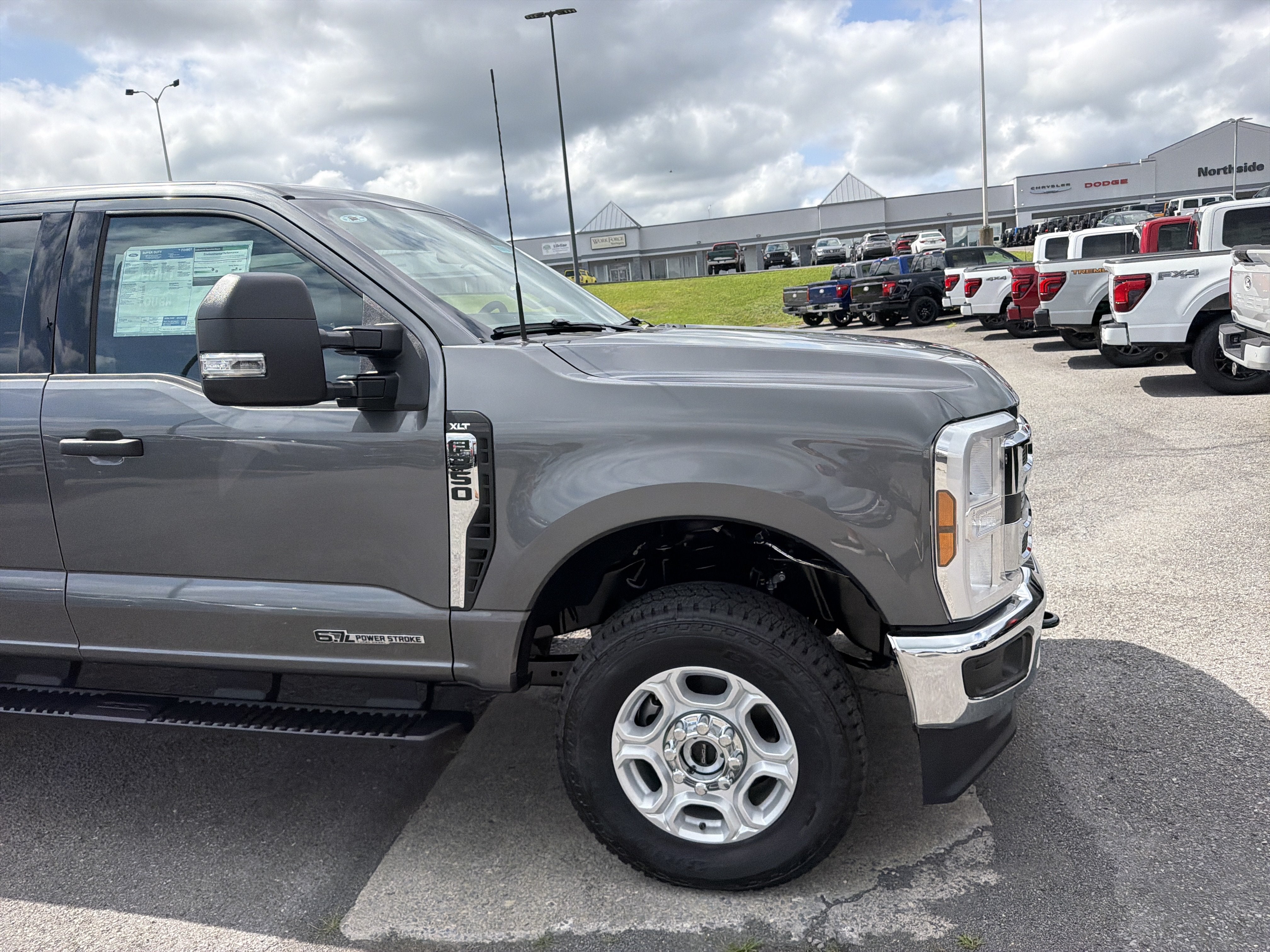 2026 Ford Super Duty F-350 SRW XLT