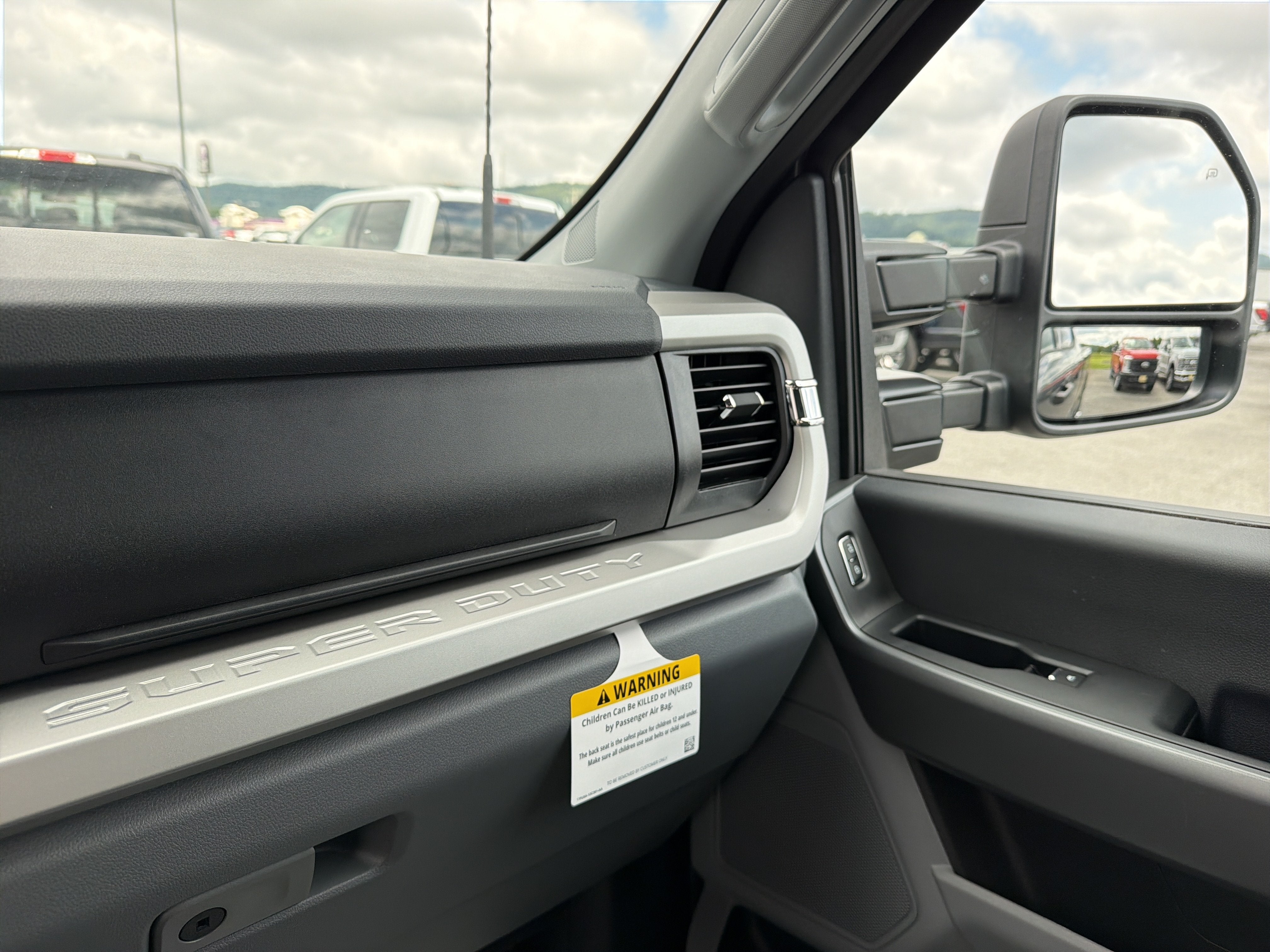 2026 Ford Super Duty F-350 SRW XLT