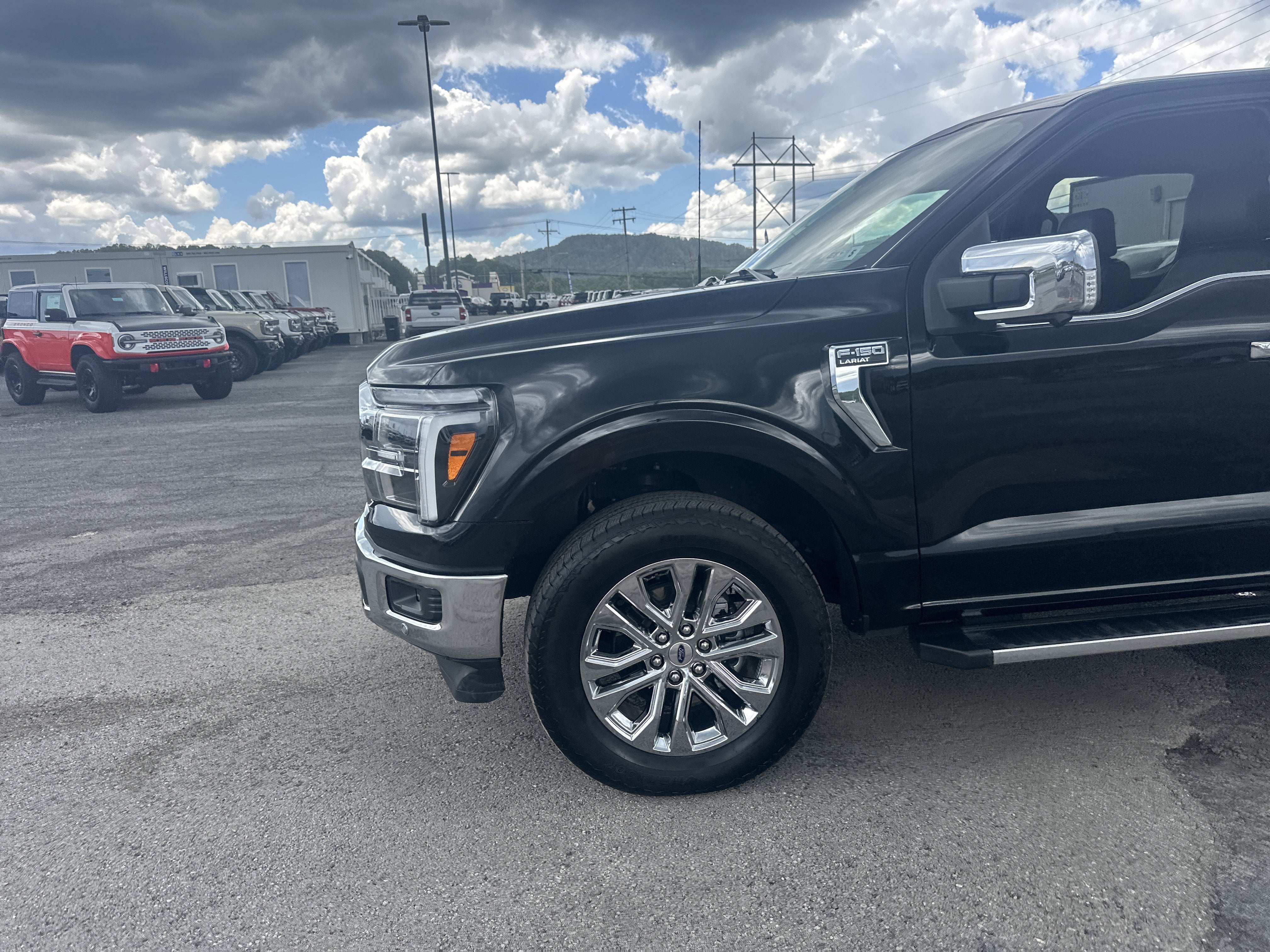 2025 Ford F-150 LARIAT