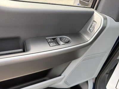 2027 Ford Super Duty F-350 SRW XLT