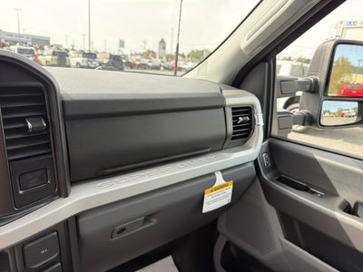 2027 Ford Super Duty F-350 SRW XLT