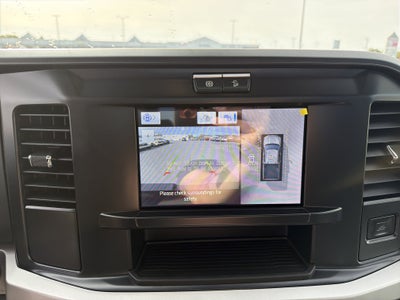 2027 Ford Super Duty F-350 SRW XLT