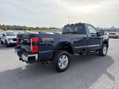 2027 Ford Super Duty F-350 SRW XLT
