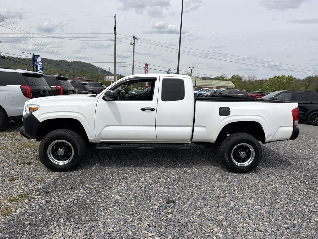 2016 Toyota Tacoma SR