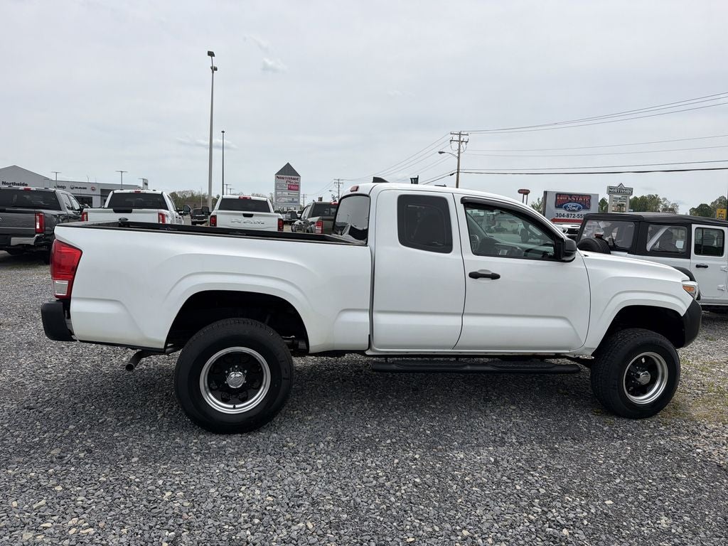 2016 Toyota Tacoma SR