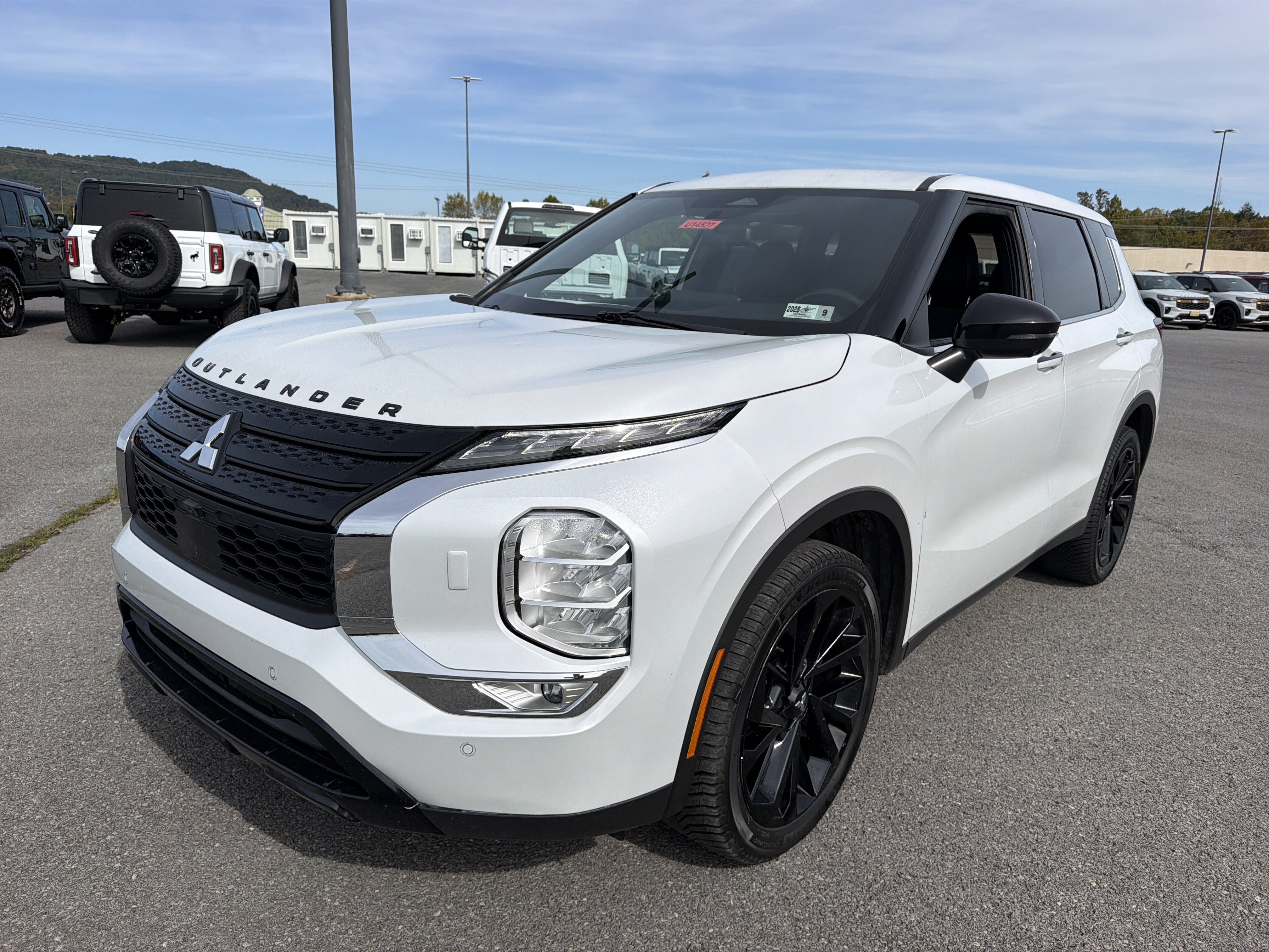 2023 Mitsubishi Outlander SE Special Edition
