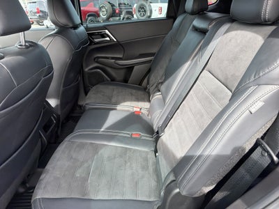 2023 Mitsubishi Outlander SE Special Edition