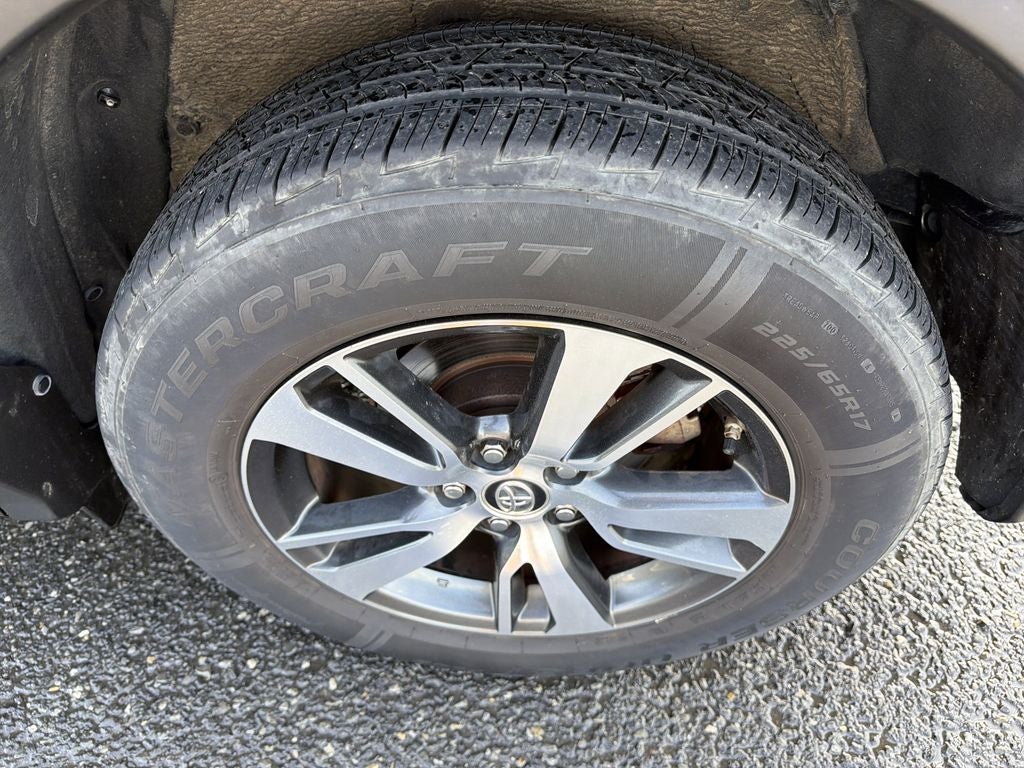 2017 Toyota RAV4 XLE