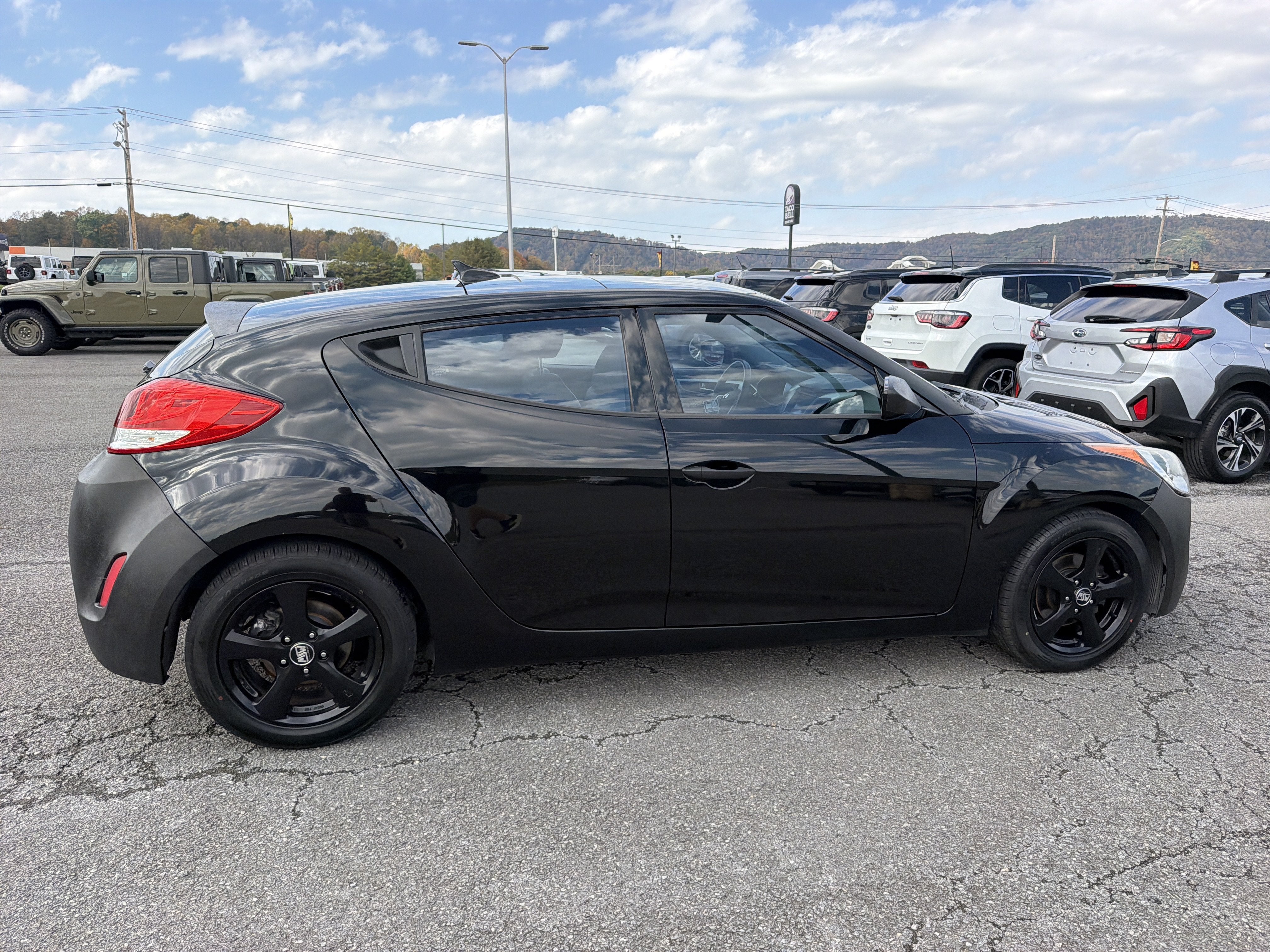 2013 Hyundai Veloster w/Gray Int