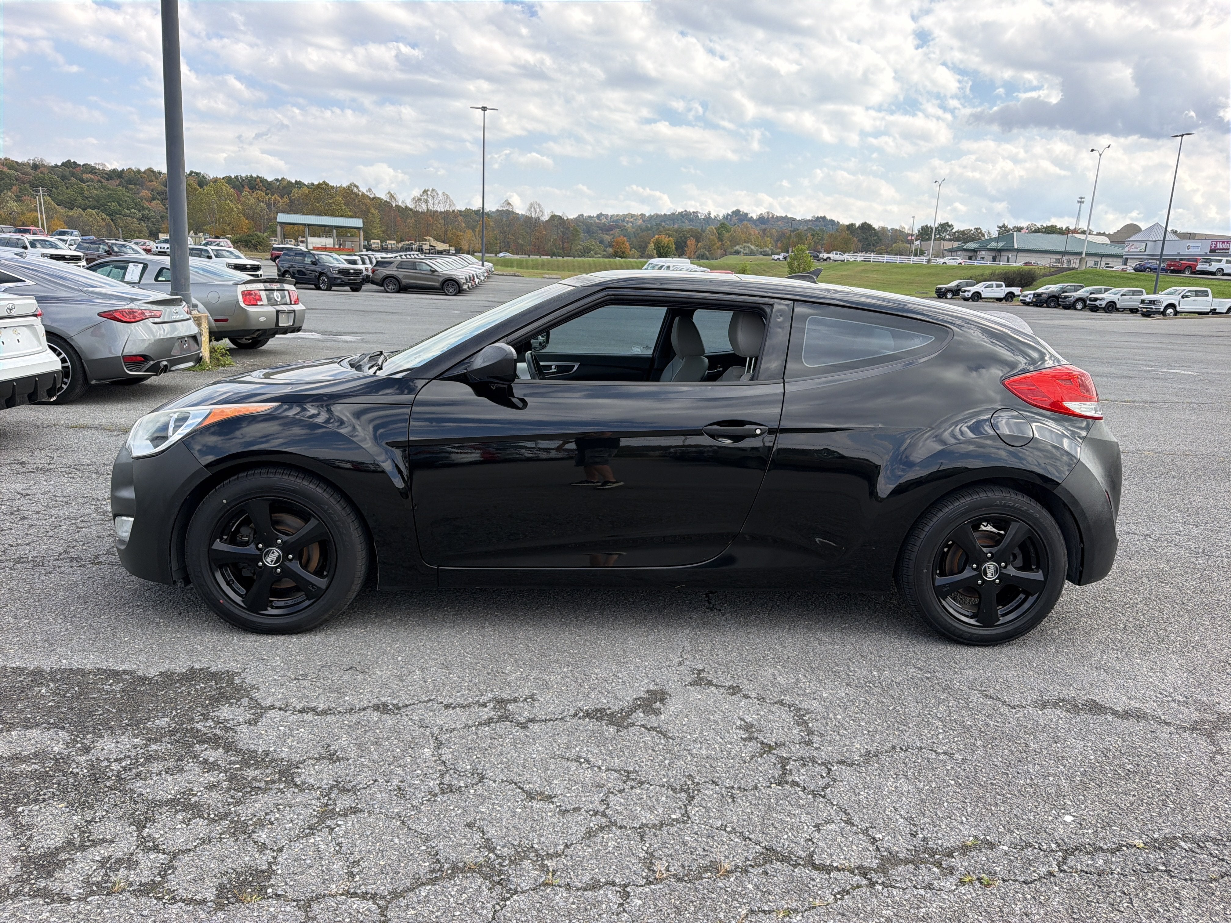 2013 Hyundai Veloster w/Gray Int