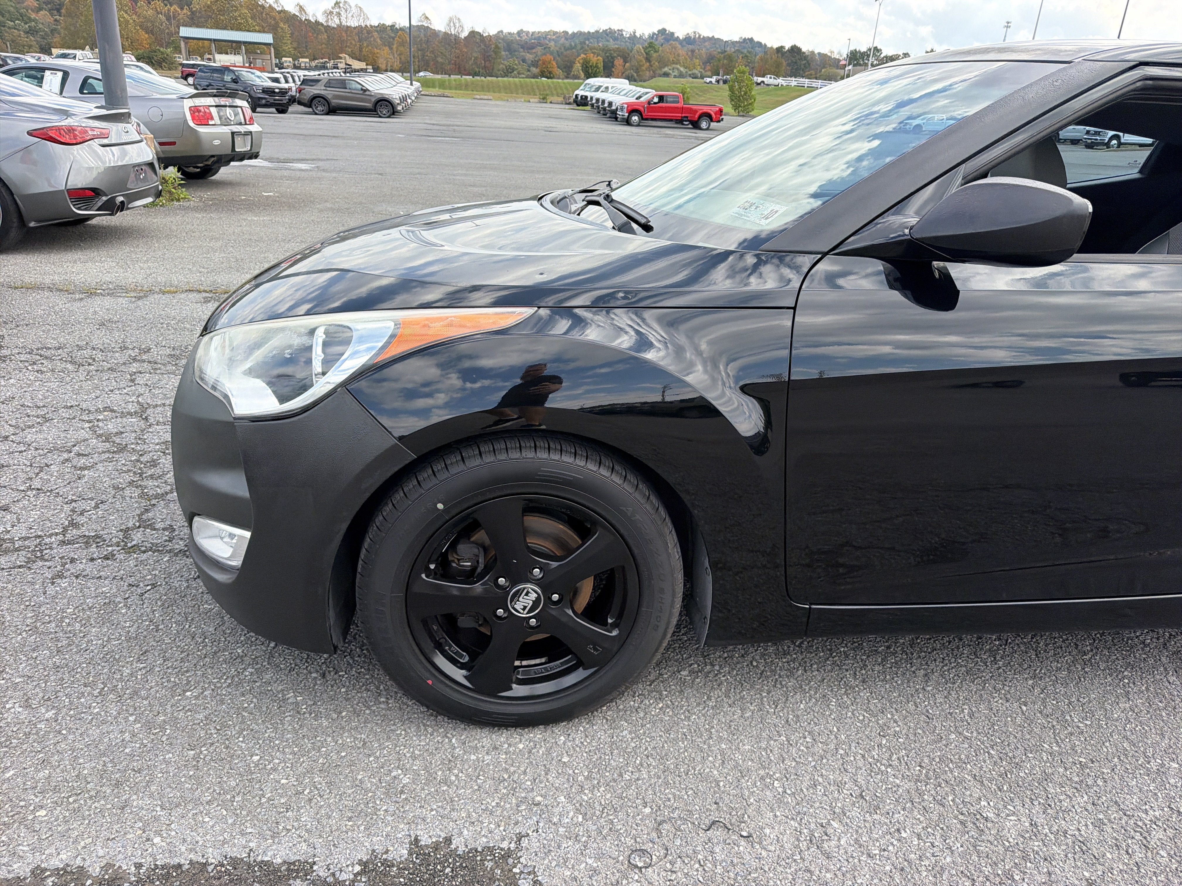 2013 Hyundai Veloster w/Gray Int